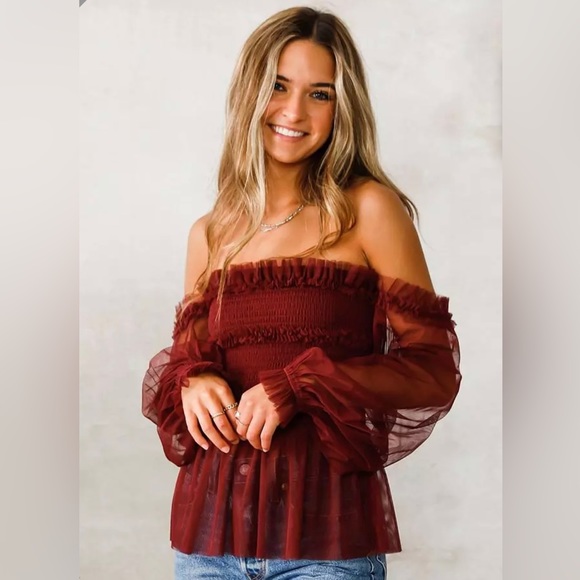 Tops - NWT Red Maroon Burgundy Smocked Peplum Top from Buckle Sz M Medium